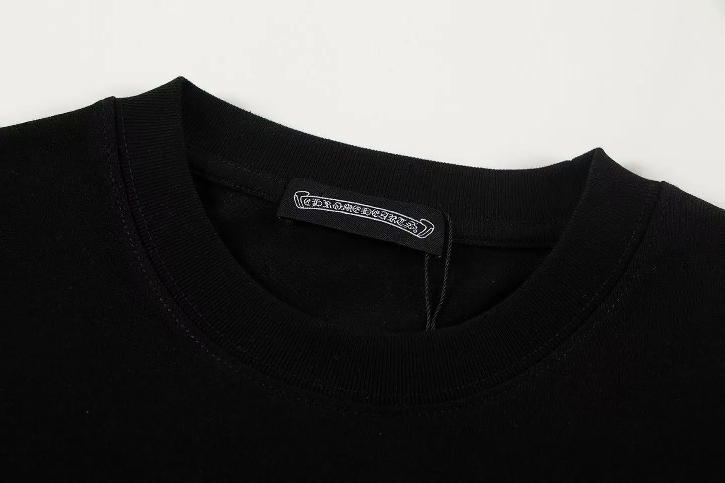 🅿️146 Style: 2025 new Croix Heart short-sleeved T-shirt Material: High version 300g double yarn combed cotton Size: S～XL Color: Black Style number: Z010